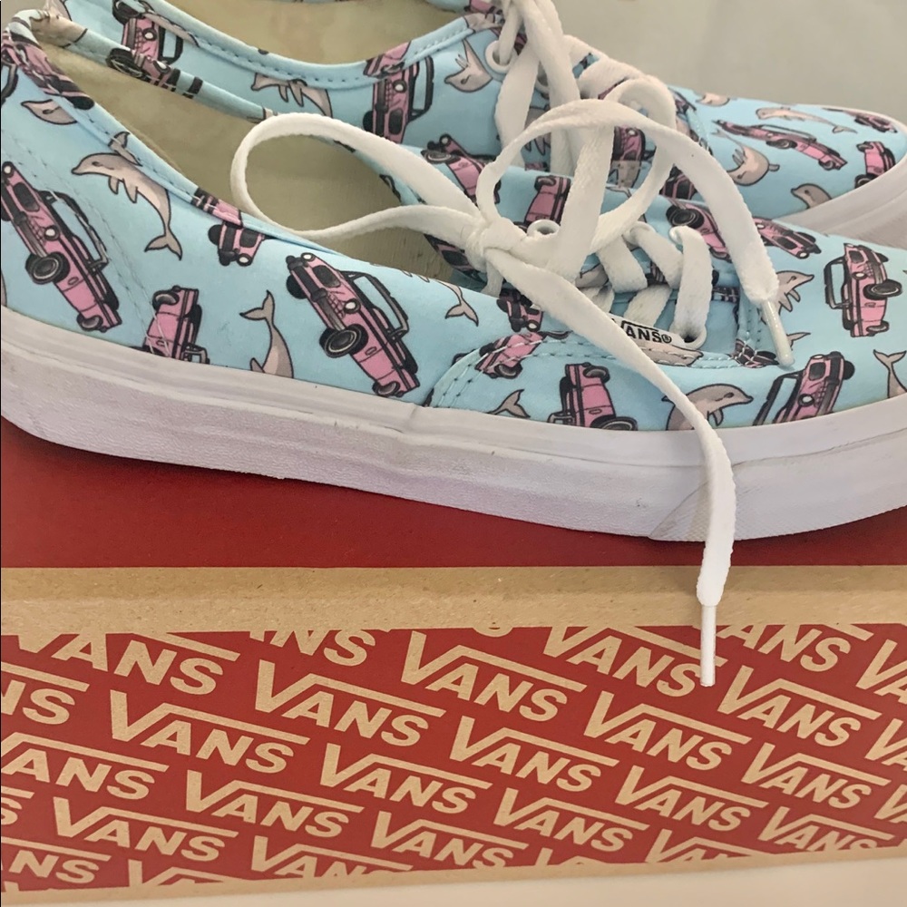 Vans Dolphins & Cars